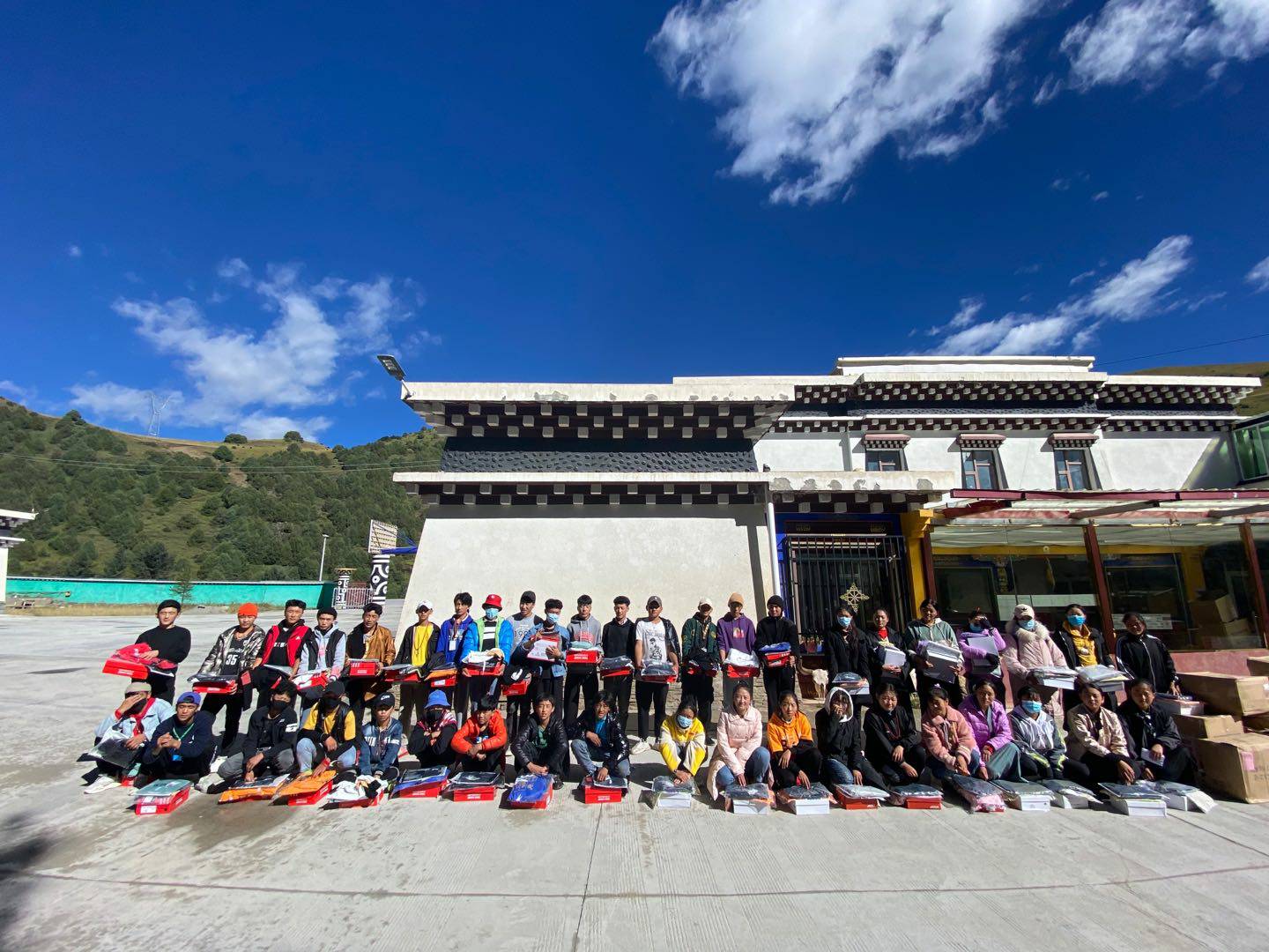 开云app官方在线入口-开云(中国)公益回顾丨家国同欢月同圆 温暖满载甘孜州(图8)